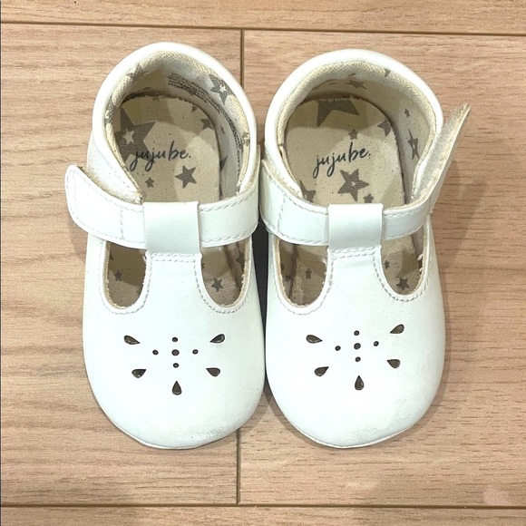 Ju-Ju-Be White Baby Walker Shoes - Picture 2 of 4